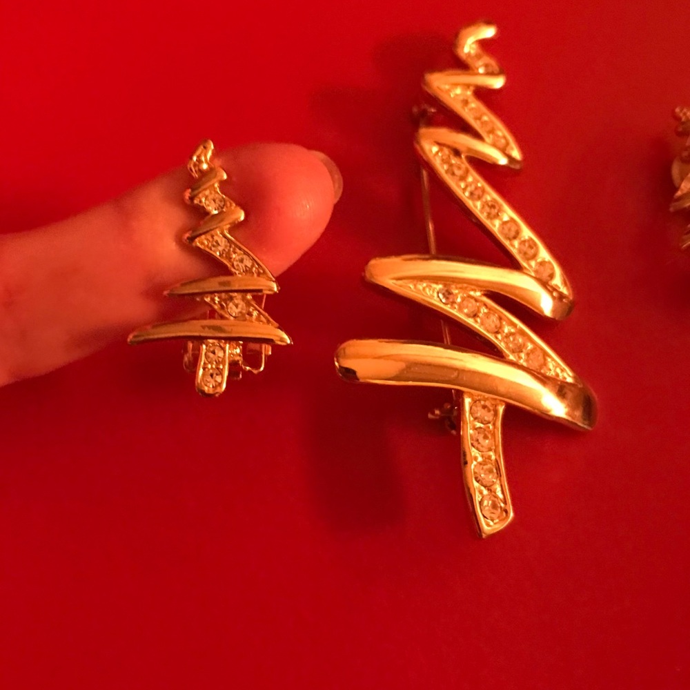 Christmas Tree Pin & Clip Earring Set